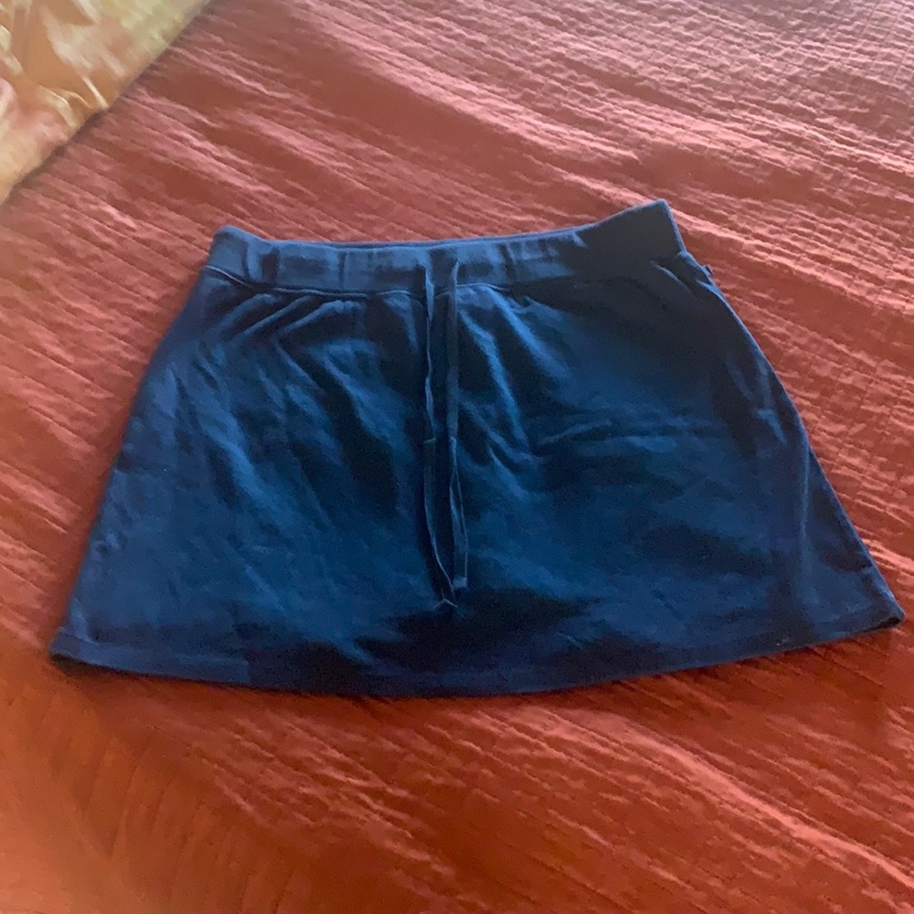 Black LizWear size L skort